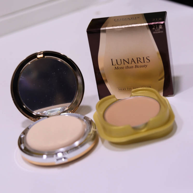 غطاء LUNARIS More Than Beauty Silky Fit Skin Cover (عبوة إعادة تعبئة مجانية) *خافي عيوب الوجه* 9 جرام، قطعة واحدة